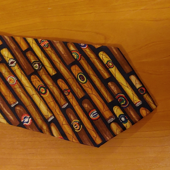Alynn Neckwear Other - Cigar Tie by Alynn Neckwear 100% Silk "This Country Needs a Good 5 Cent Cigar!"